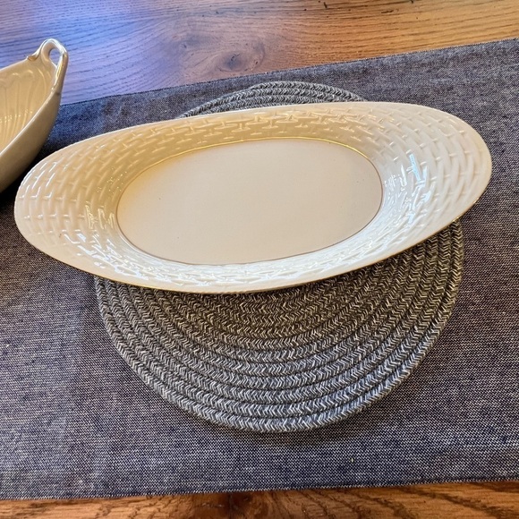 LENOX CHINA-MONACO COLLECTION-EMBOSSED HANDLED RELISH SERVER DISH OVAL BOWL/TRAY - Picture 4 of 9